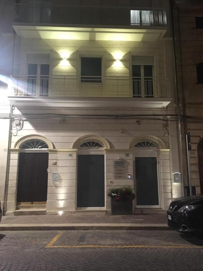 Equorum Delicious Suite - Ostuni Centro Bagian luar foto
