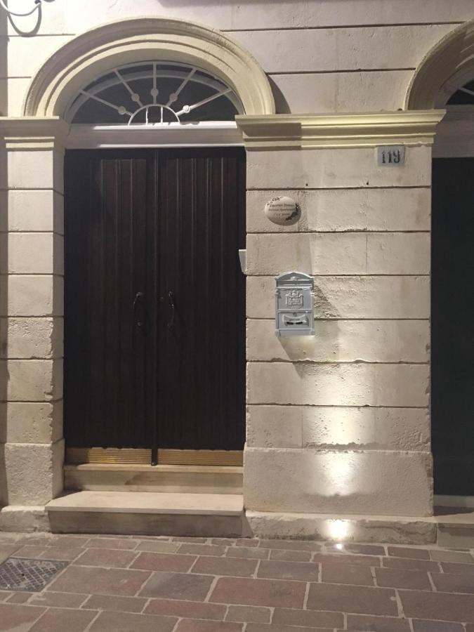 Equorum Delicious Suite - Ostuni Centro Bagian luar foto