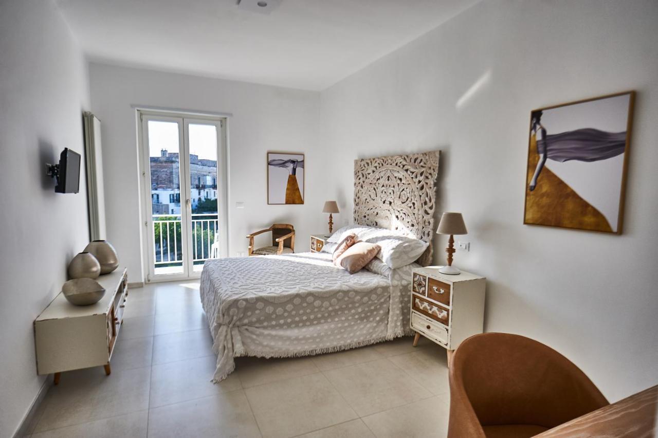Equorum Delicious Suite - Ostuni Centro Bagian luar foto